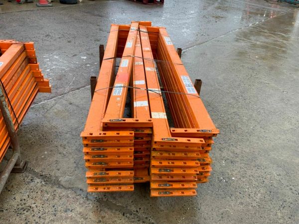 WAREHOUSE STORAGE / PALLET RACKING. 379060954