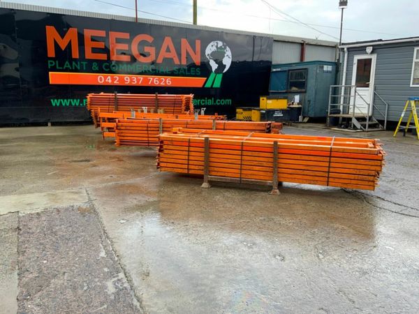 WAREHOUSE STORAGE / PALLET RACKING. 379060955