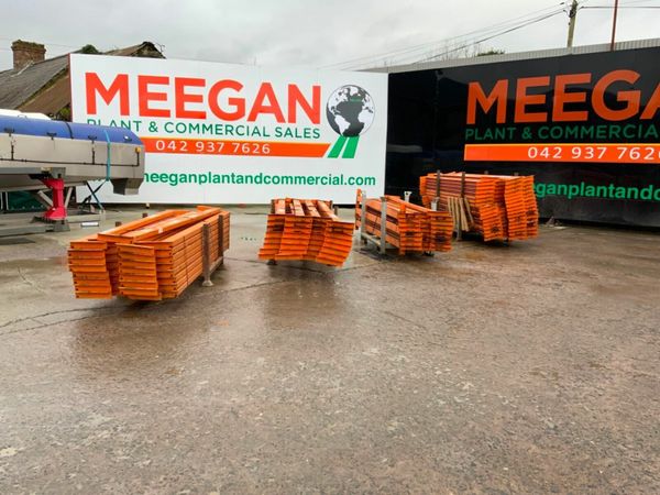 WAREHOUSE STORAGE / PALLET RACKING. 379060957