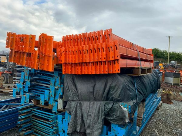 WAREHOUSE STORAGE / PALLET RACKING. 379060958