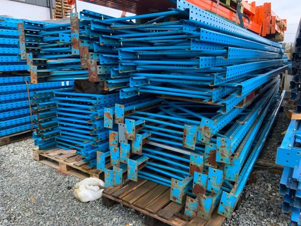 WAREHOUSE STORAGE / PALLET RACKING. 379060962