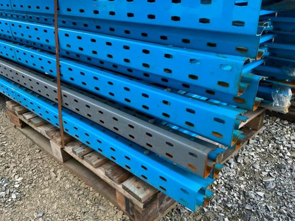 WAREHOUSE STORAGE / PALLET RACKING. 379060963