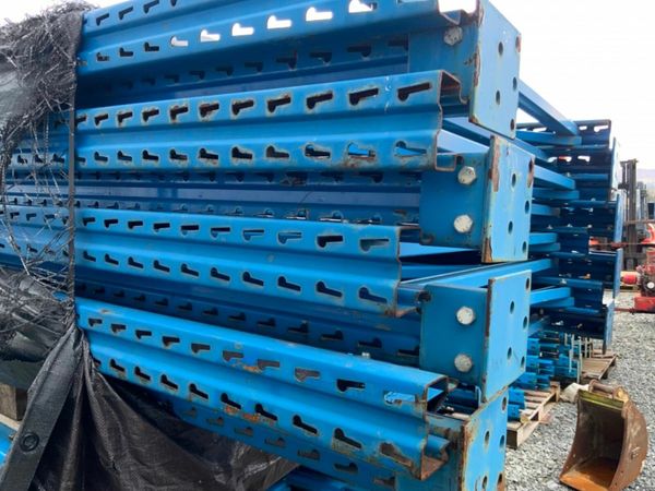 WAREHOUSE STORAGE / PALLET RACKING. 379060964