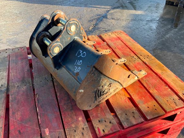 24" RHINOX DIGGING BUCKET.....30mm PINS....713-2 379060973