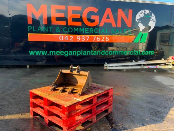 24" RHINOX DIGGING BUCKET.....30mm PINS....713-2 379060980