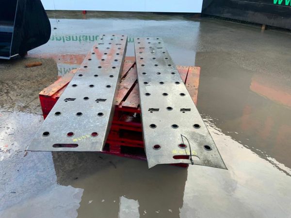 96" INDESPENSION TRAILER LOADING RAMPS.....613d 379061052