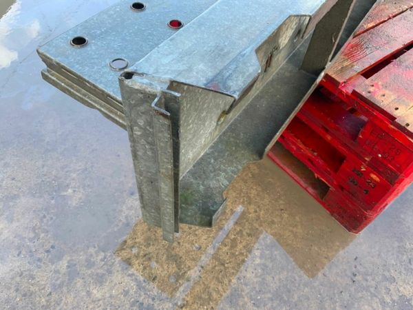 96" INDESPENSION TRAILER LOADING RAMPS.....613d 379061058