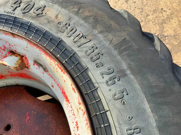 26.5  / 22.5 TRAILER RIMS AND TYRES........4109. 379071173