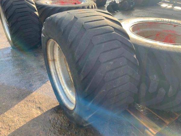 26.5  / 22.5 TRAILER RIMS AND TYRES........4109. 379071176