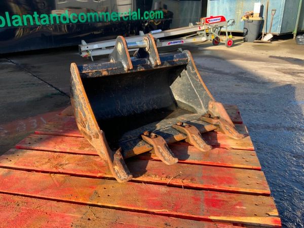 24" RHINOX DIGGING BUCKET.....30mm PINS.....713-1. 379071253