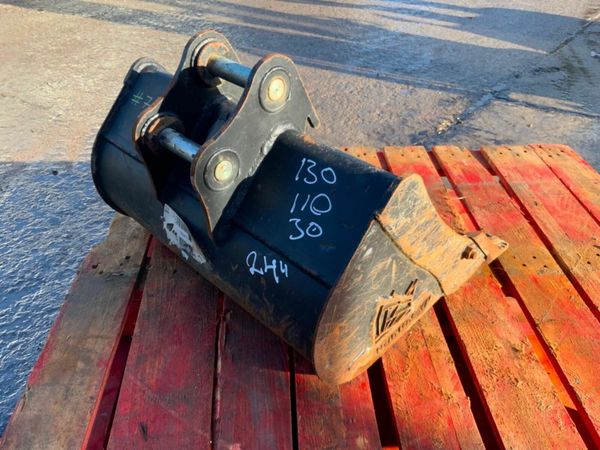 24" RHINOX DIGGING BUCKET.....30mm PINS.....713-1. 379071255