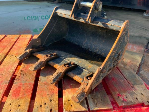 24" RHINOX DIGGING BUCKET.....30mm PINS.....713-1. 379071260