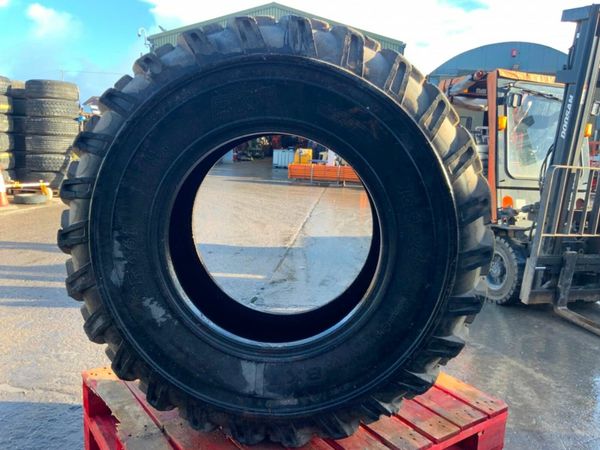 16.9 - 24 BKT TELEPORTER TYRE. 379071237