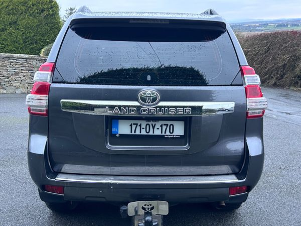 Toyota Land Cruiser 2017 379037528