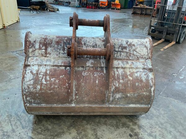 60" STRICKLAND BUCKET....80mm PINS....HL4. 379163014