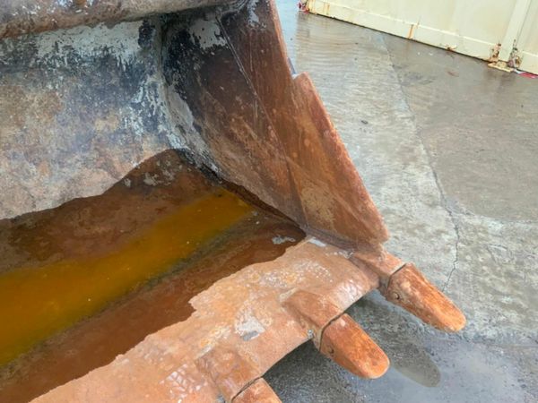 60" STRICKLAND BUCKET....80mm PINS....HL4. 379163026