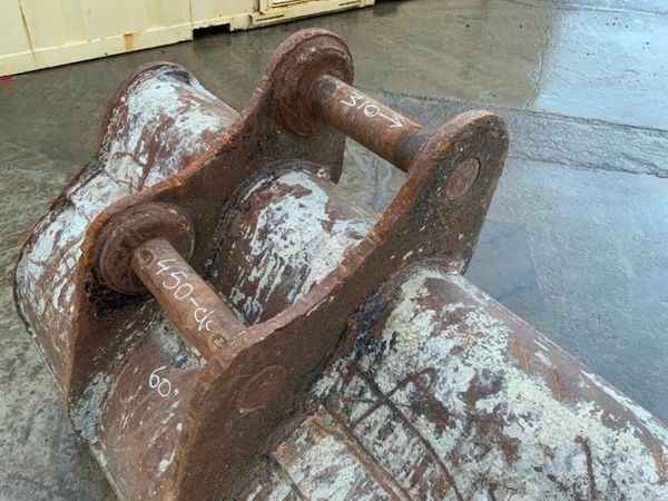 60" STRICKLAND BUCKET....80mm PINS....HL4. 379163031