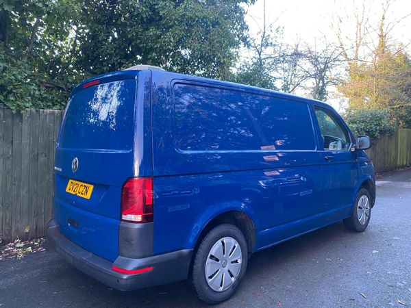 Volkswagen Transporter 2021 379124883
