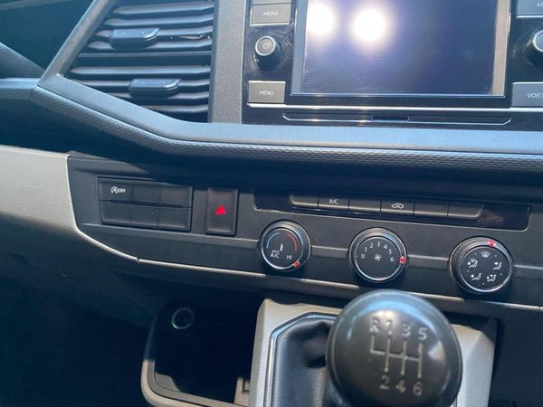 Volkswagen Transporter 2021 379124893