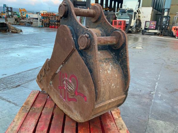 24" STRICKLAND BUCKET....80mm PINS.........HL2. 379248452