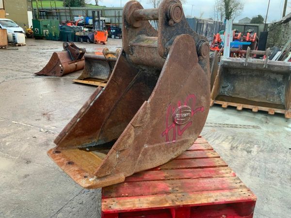 24" STRICKLAND BUCKET....80mm PINS.........HL2. 379248454