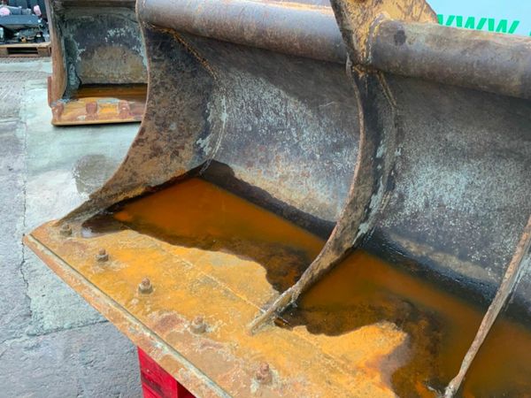 84" CAT GRADING BUCKET.........80mm PINS.........H 379248466