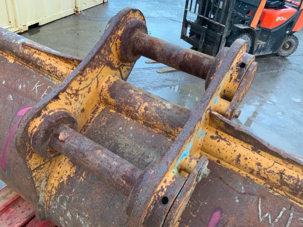 84" CAT GRADING BUCKET.........80mm PINS.........H 379248480