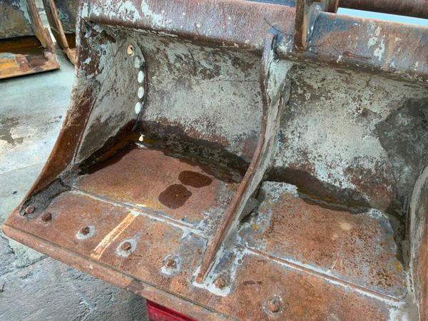 84" RHINOX GRADING BUCKET....80mm PINS......656v. 379248432