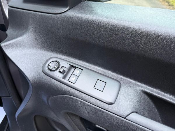 Opel Vauxhall Combo 2019 Van 379255444