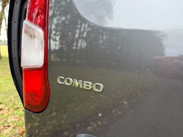 Opel Vauxhall Combo 2019 Van 379255582