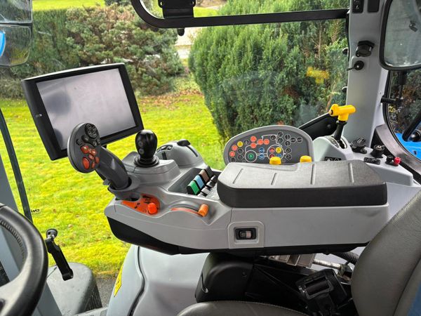 New Holland T7 210 Autocommand 379259863