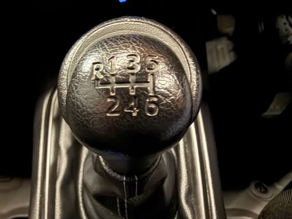 171 Toyota Hilux  2.3D4D *High Spec-Low Klms* 379260482