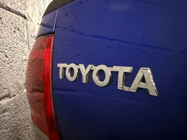171 Toyota Hilux  2.3D4D *High Spec-Low Klms* 379260490