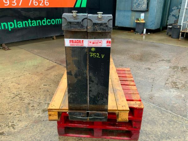 9 ft...108" CATEGORY 4  LONG REACH FORKS....752v. 379272805