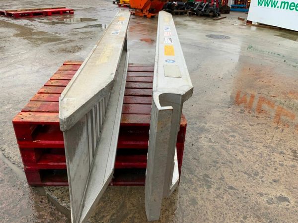 ALUMINIUM LOADING RAMP.115v 379278307