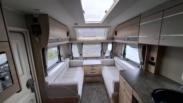 Elddis  Magnum GT Caravan Island bed 379279578