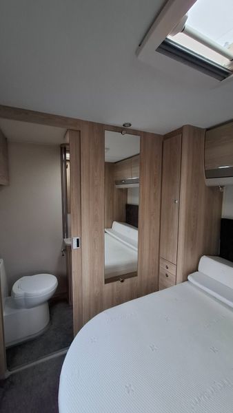 Elddis  Magnum GT Caravan Island bed 379279581