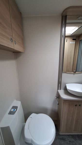 Elddis  Magnum GT Caravan Island bed 379279588