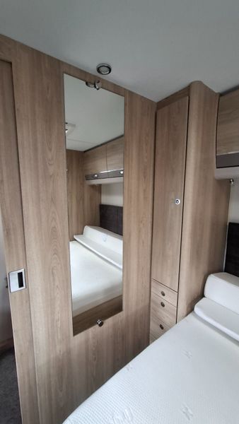 Elddis  Magnum GT Caravan Island bed 379279590