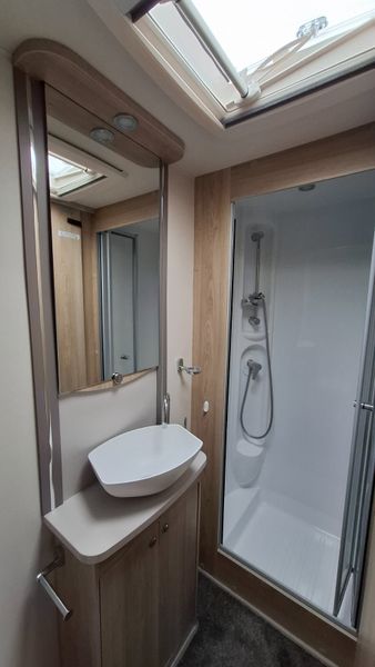 Elddis  Magnum GT Caravan Island bed 379279592