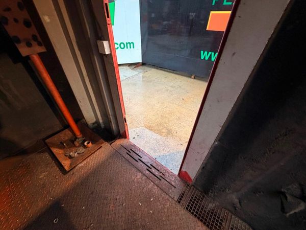 10 x 8. GENERATOR CONTAINER ....818P 379348777