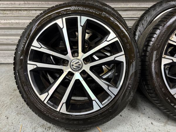 Volkswagen Golf R-Line Alloys 17” 379314863