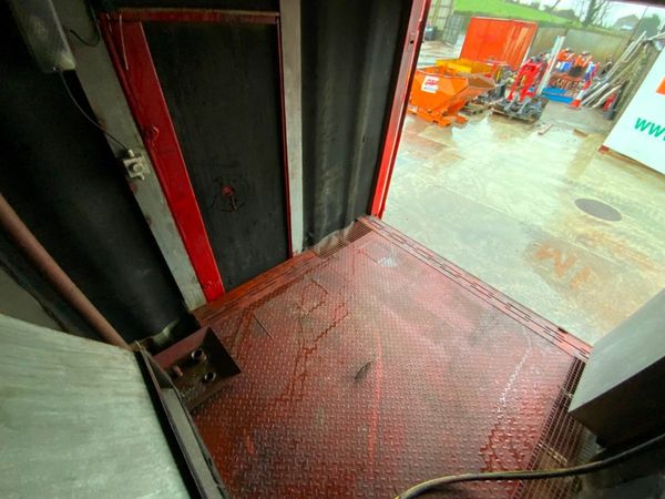 10ft x 8ft GENERATOR CONTAINER.814p. 379479148