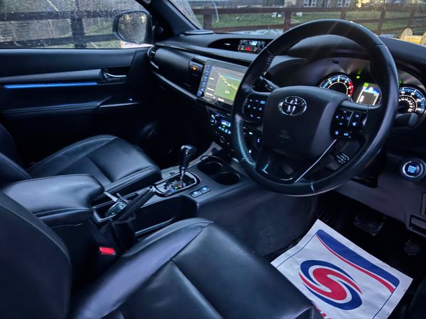 211 Toyota Hilux Invincible X 2.8L LOOK***** 379407060