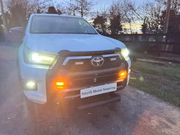 211 Toyota Hilux Invincible X 2.8L LOOK***** 379407019