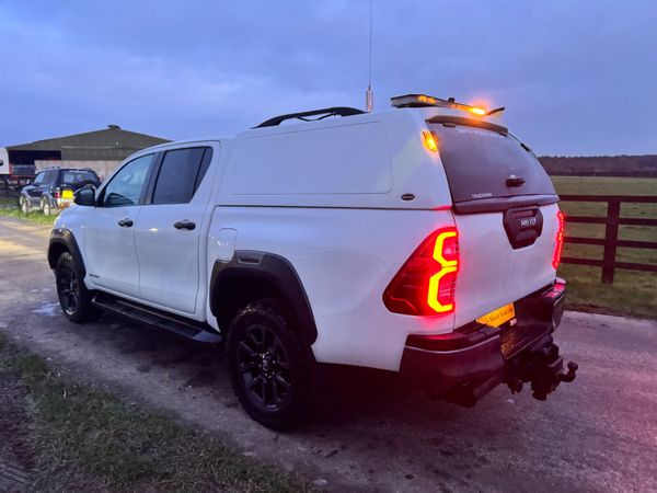 211 Toyota Hilux Invincible X 2.8L LOOK***** 379407033