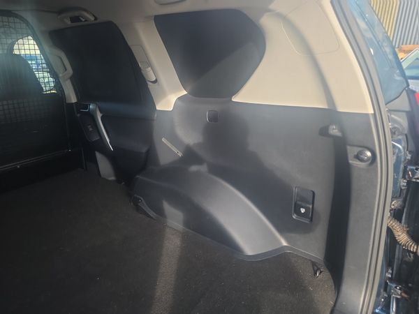 Toyota Land Cruiser GX LWB Auto 379435865