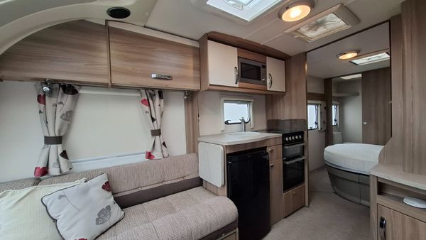 Swift Coastline Esprite Island Bed Caravan 379551707