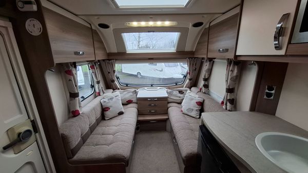 Swift Coastline Esprite Island Bed Caravan 379551708