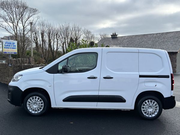 New Model Fiat DOBLO Tecnico Plus only 61000 kms 379561781